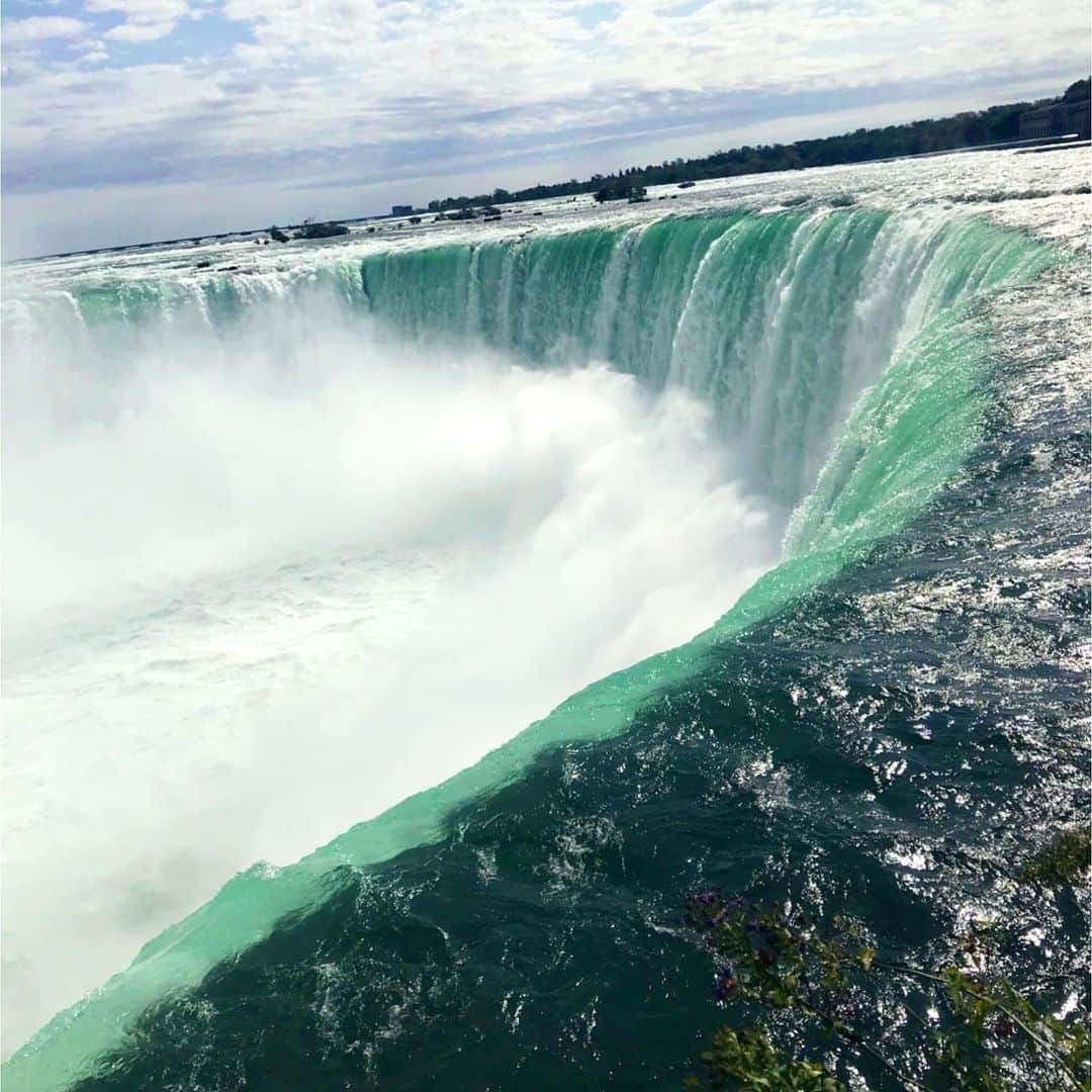 瀬稀ゆりとさんのインスタグラム写真 - (瀬稀ゆりとInstagram)「Such a beautiful place!! . 初めてのナイアガラの滝、壮大さに圧倒されました。パワーを貰いました😆 . . #canadalife #torontolif  #niagarafalls #weekend #holiday #ナイアガラの滝」10月20日 7時34分 - yurito.seki