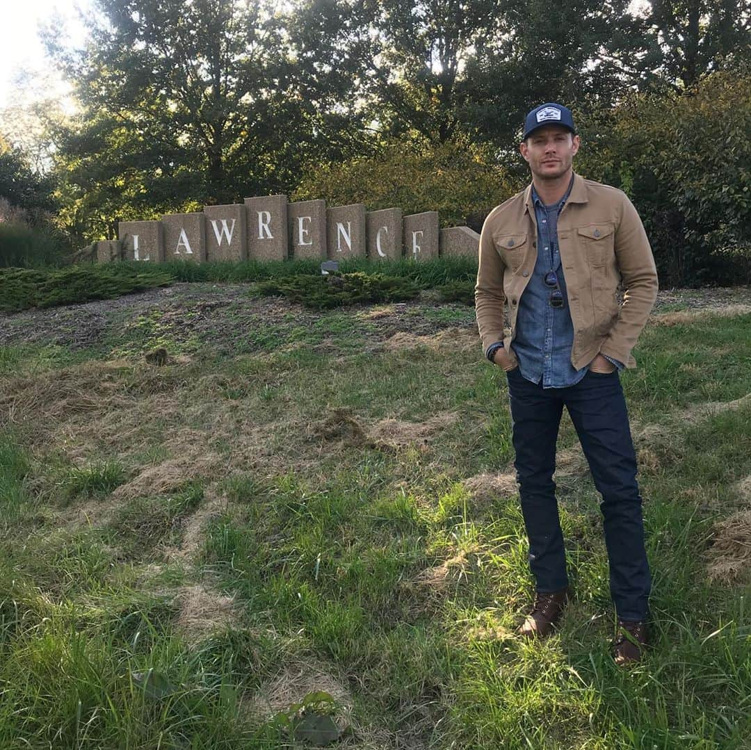 ジェンセン・アクレスさんのインスタグラム写真 - (ジェンセン・アクレスInstagram)「Lawrence, Kansas.  Nearly 15 years ago we set out to tell a story based in this bucolic gem of a town.  And more specifically, this exact graveyard. The Stull Cemetery. Was an odd feeling walking these grounds...knowing the end of our Supernatural journey will be coming to an end soon.  It’s a heavy reflection kinda Saturday. (📷 @bodyguard13 )」10月20日 8時13分 - jensenackles