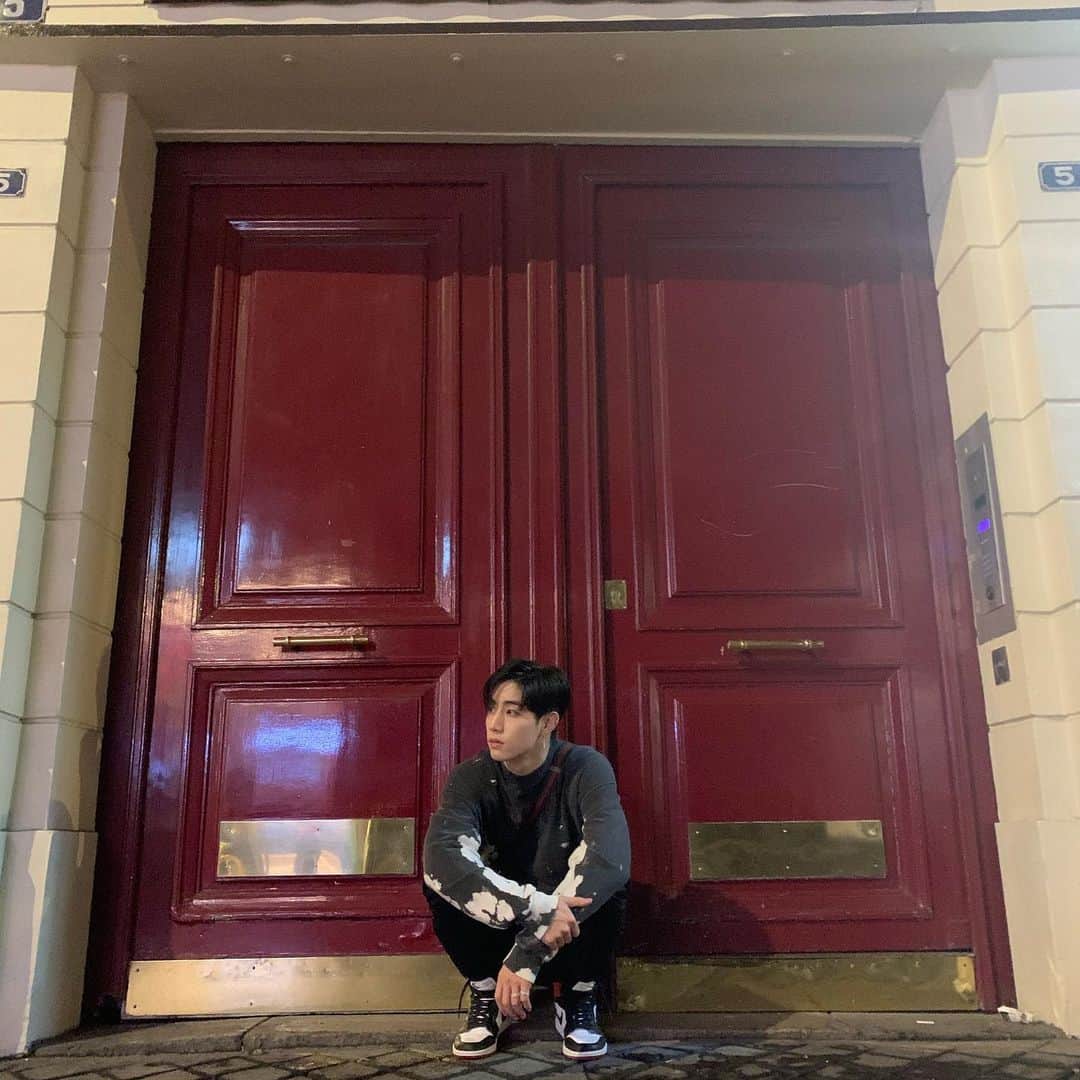Mark さんのインスタグラム写真 - (Mark Instagram)「And that's a wrap for our Europe leg of the tour. Thank you Amsterdam, London, Berlin, Madrid, and Paris! Hope you guys keep a positive and healthy mind until the next time we meet. Much love 💚」10月20日 9時00分 - marktuan