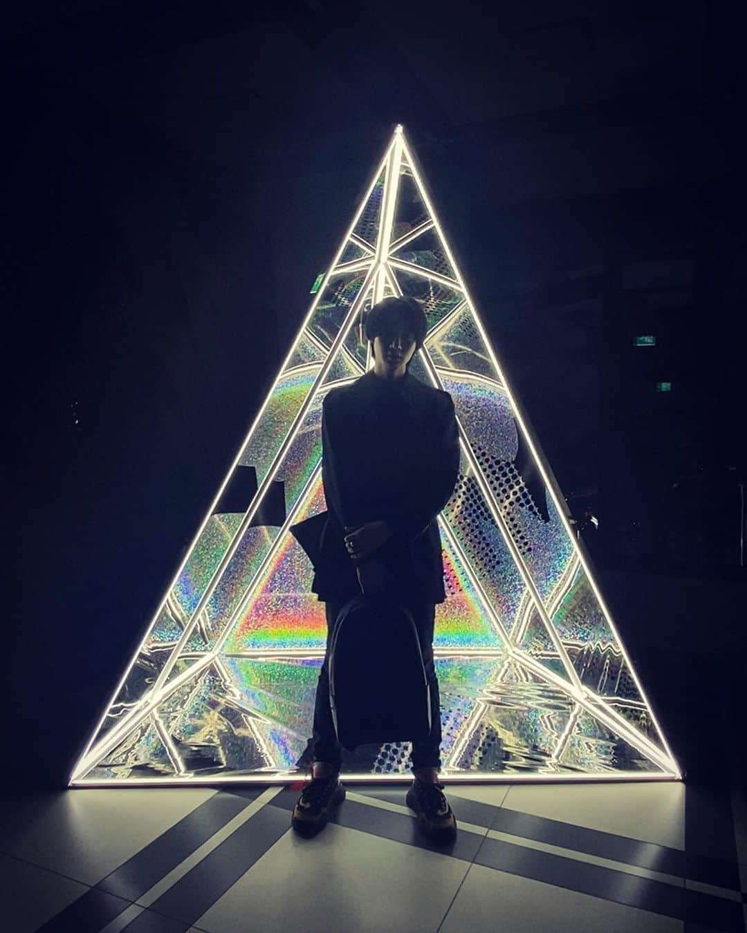 桜田通さんのインスタグラム写真 - (桜田通Instagram)「20SS METROCITY FASHION SHOWに招待して頂きました。韓国でのランウェイショーで凄く楽しめました🇰🇷 スタッフさんも現地の方々もとても優しく、賑やかな空間でした✨  #メトロシティ #METROCITY #20SSMETROCITY」10月20日 9時03分 - dorisakurada