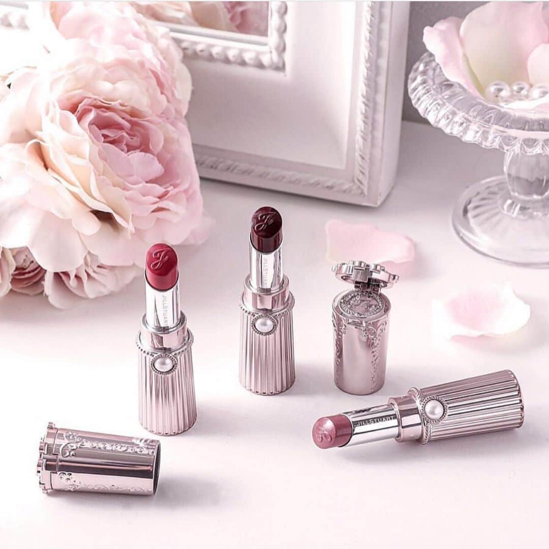 Jill Stuart Cosmetics Japanのインスタグラム：「Jillstuart Lip Blossom Eternal couture Lipstick  Made in Japan . Ready stock IDR 498.000 . Shades; Swipe ➡️ 1. Graceful poppy 2. Baroque rose 3. Tender ranunculus」