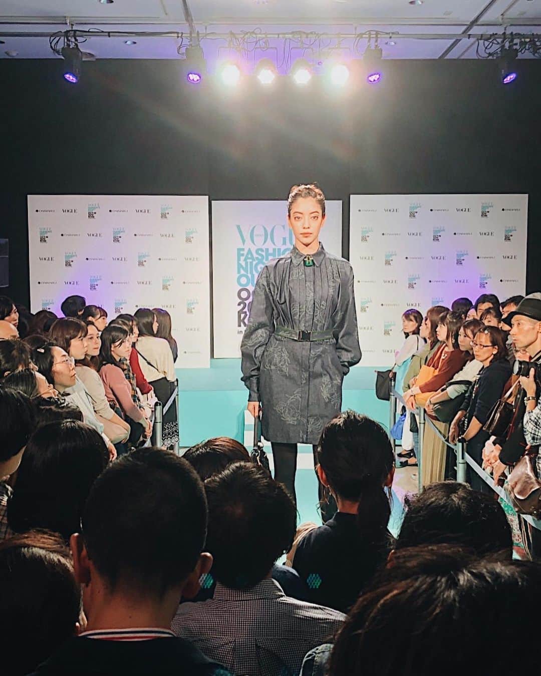 清水沙也佳さんのインスタグラム写真 - (清水沙也佳Instagram)「VOGUE FASHION'S NIGHT OUT 2019 KOBE 今年もありがとうございました！ 全5ステージ、6ブランド素敵な洋服と大好きな人たちに囲まれてお仕事できて幸せでした🥰  #fno #fno2019 #anteprima #DAKS #vogue #fashion #fashionshow #model #ファッションショー #モデル」10月20日 10時09分 - sayaka__shimizu
