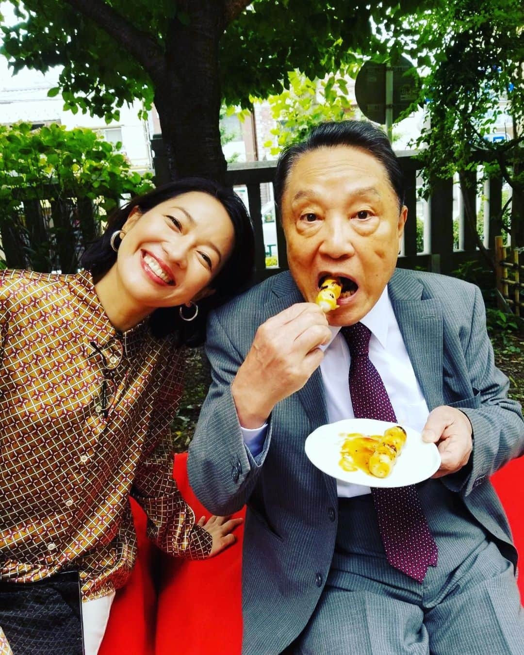 羽田美智子さんのインスタグラム写真 - (羽田美智子Instagram)「昨日、無事に舞台の初日を迎えました！ たくさんのお祝いをいただきまして、、 そしてご来場いただきまして、ありがとうございました🌸 心より感謝しています❤️ 今日はマチネでして、昼夜2回公演です。  そして夜8時30分終演後、 9時から『おかしな刑事』第21作目、テレビ朝日で放送になります📺  ベンガルさんや星野真里さんをゲストに迎えての新作、、アポ電強盗や国際ロマンス詐欺の事件解決に向けておかしな刑事たちが奮闘します！  ラグビーも気になるところですが、、、こちらも気にしていただけたら、、、嬉しいです😆💕 #おかしな刑事 #テレビ朝日 #21作目」10月20日 10時10分 - michikohada