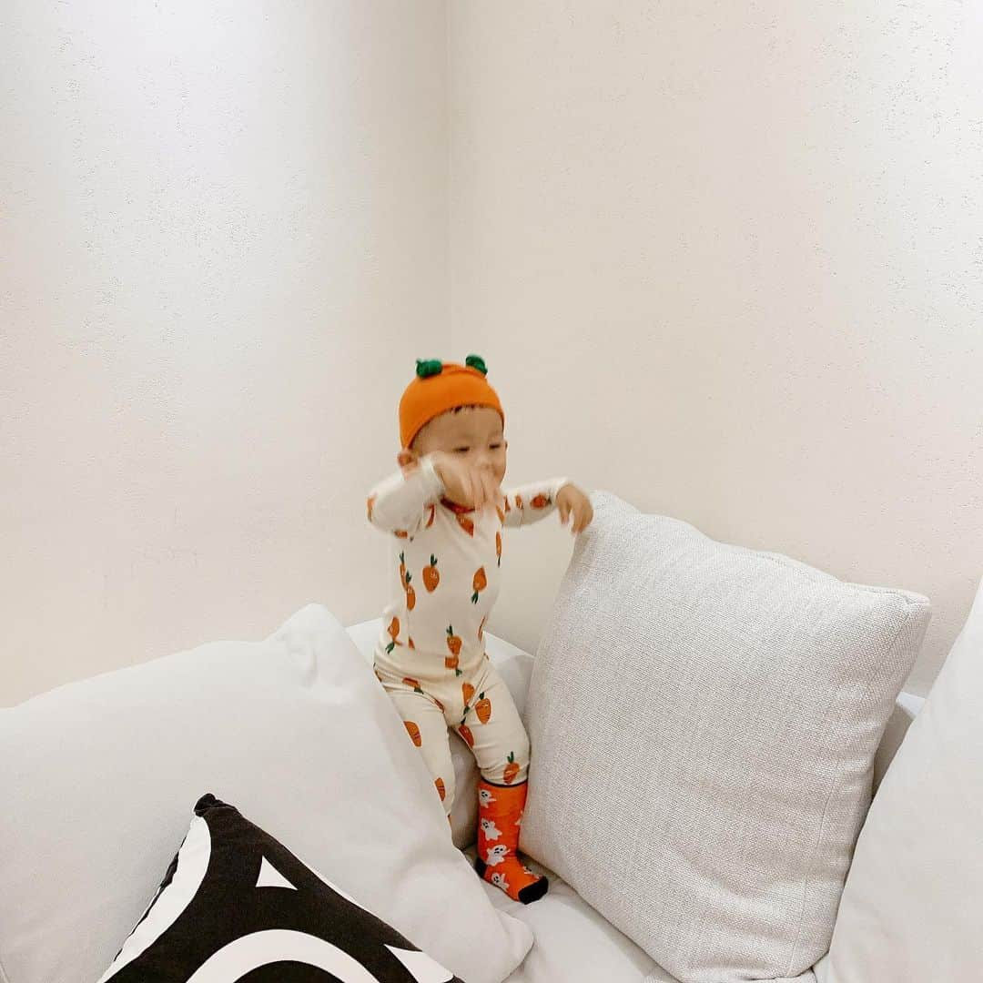 イム・ジヒョンさんのインスタグラム写真 - (イム・ジヒョンInstagram)「굳모닝👶🏻🥕🥕🥕❤️ #당근할로윈👻」10月20日 11時03分 - imvely_jihyun