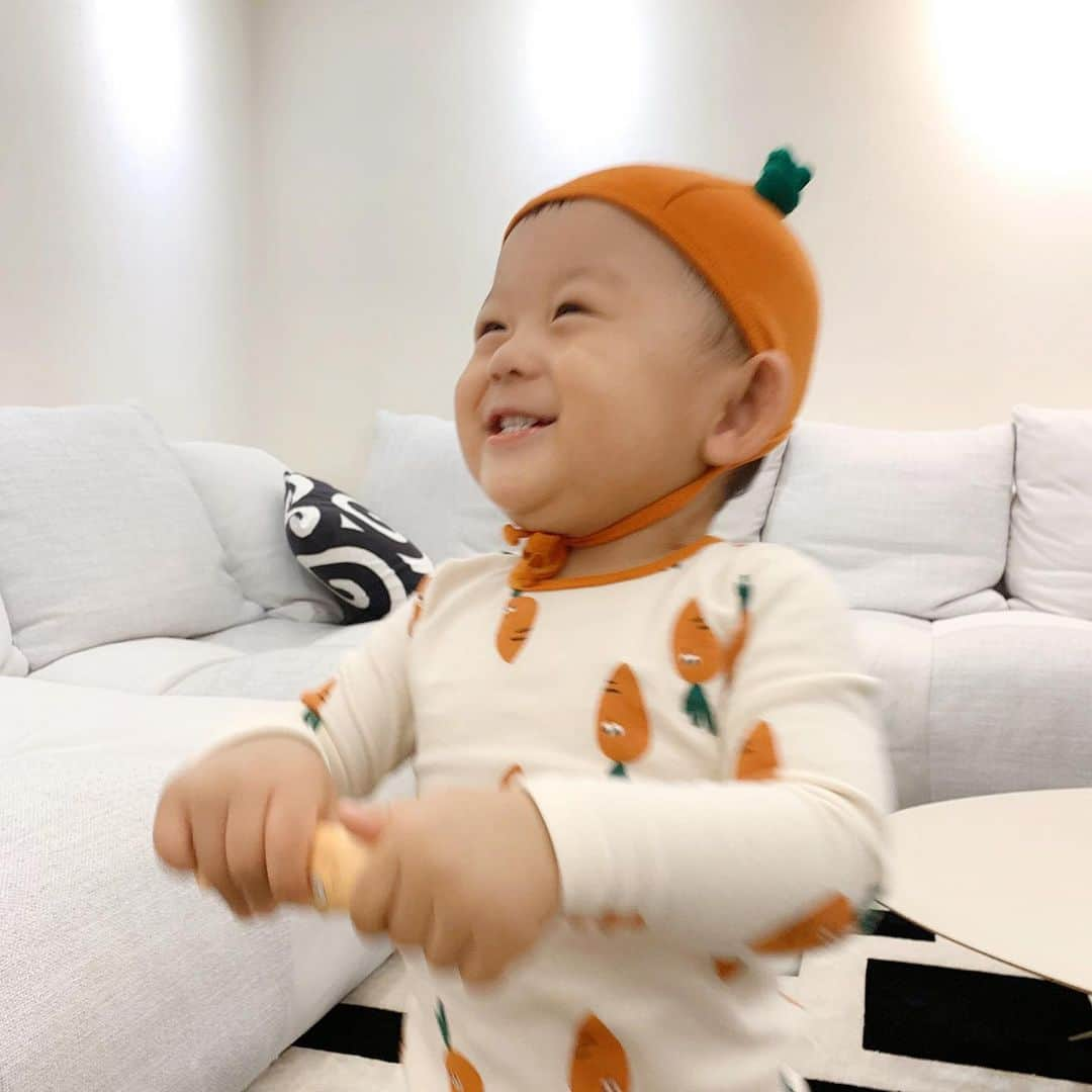 イム・ジヒョンさんのインスタグラム写真 - (イム・ジヒョンInstagram)「굳모닝👶🏻🥕🥕🥕❤️ #당근할로윈👻」10月20日 11時03分 - imvely_jihyun