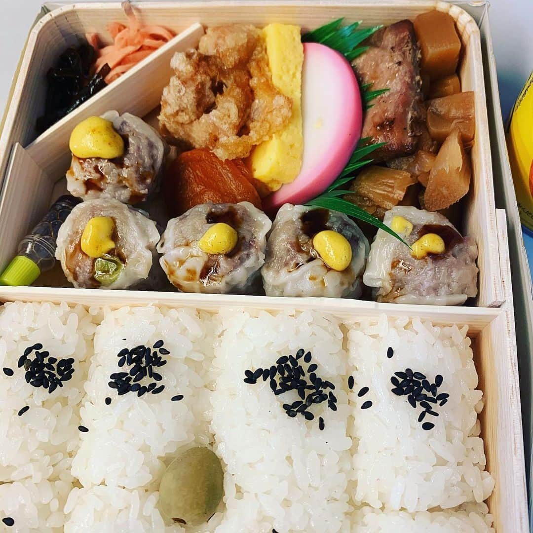 SATOKOさんのインスタグラム写真 - (SATOKOInstagram)「いっこカラシつけすぎた。 #シウマイ弁当 #崎陽軒 #浜っ子」10月20日 11時04分 - fc_satoko