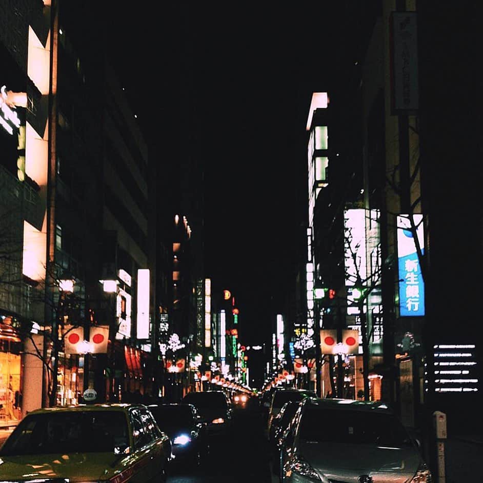 のインスタグラム：「#hypeAF : 🇯🇵60万人が参加した『Condé Nast Traveler』の年に1度のアンケート調査によると、日本の東京が“最も訪れる価値のあるベストな大都市”の第1位に輝いた。その理由にショッピング、食事、大都会の絶景などが挙げられている。京都が第2位、大阪が5位にランクイン。あなたが選ぶ東京の好きなところは何ですか？🇯🇵 Photo: Nami Saito/HYPEBEAST」