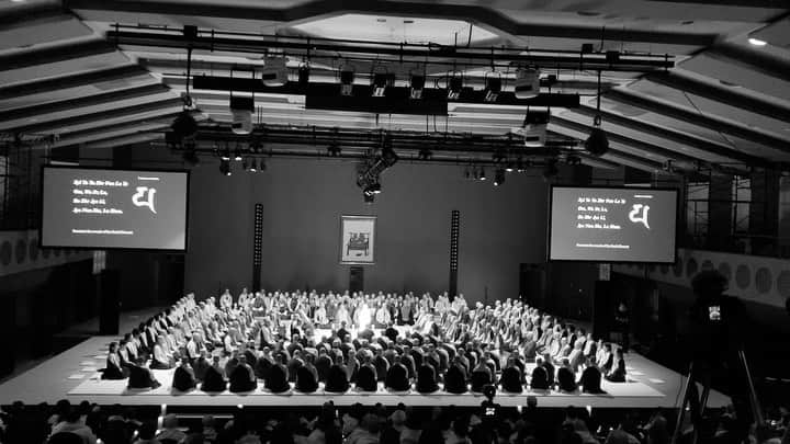 渋谷慶一郎のインスタグラム：「Earth sound from Music for Mandala with 300 Monks at World Peace Gathering Koya Mount. #rock これはもっとロックな感じ。」