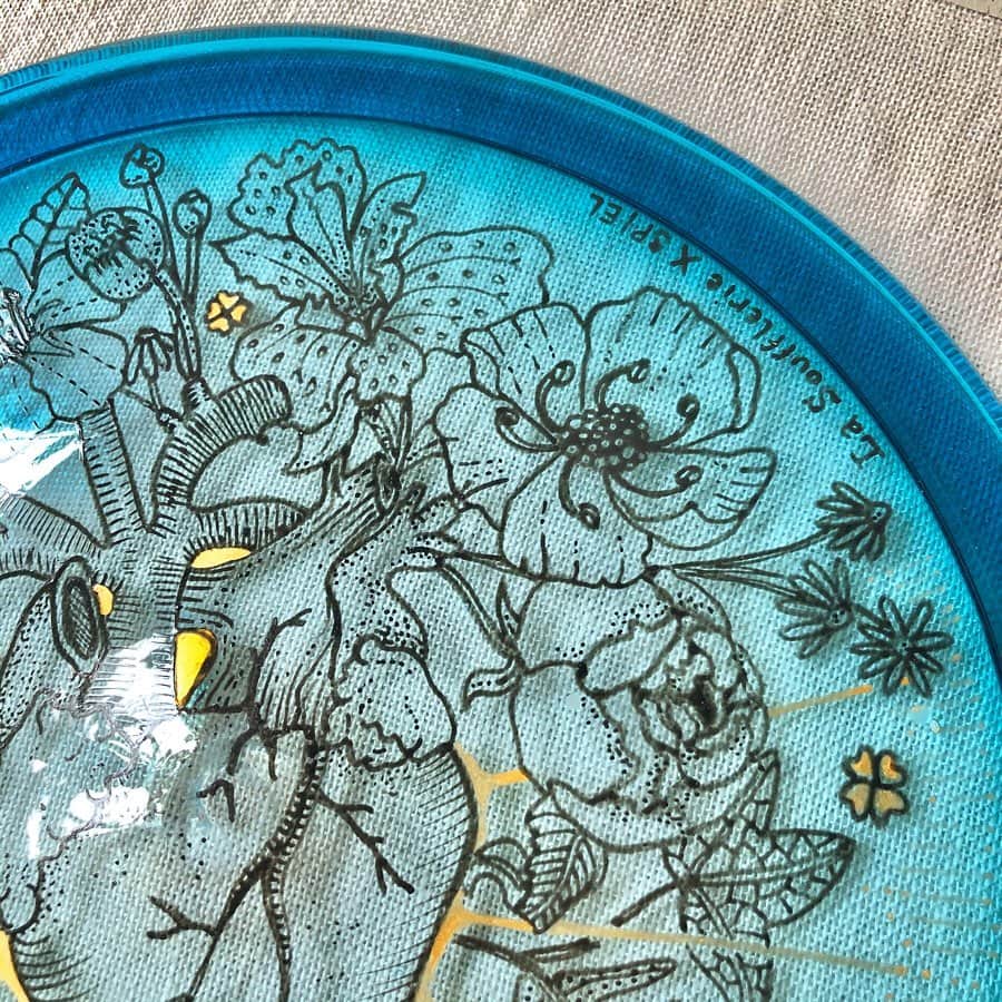 H.P.DECOさんのインスタグラム写真 - (H.P.DECOInstagram)「【EVENT 青参道アートフェア開中!!】 H.P.DECOではパリにアトリエを構えるLa Soufflerie(ラ・スフルリー)のグラスが並びます。 中でも目を引くのはフランス人イラストレーター(@spieland )とのコラボレーションによる一点ものの作品。 咲き誇る花々や、目や心臓などのアナトミーなモチーフが繊細なタッチで描かれています。 ぜひ店頭にてご覧ください。 ・ ◾︎日程:2019年10月18日(金)〜22日(火) ・ #lasoufflerie #ラスフルリー #paris #吹きグラス #石膏 #interior #art #青参道アートフェア #hpfrance #hpdeco #hpdecoaosando #アート感のある暮らし」10月20日 11時30分 - atelier_ma_vie
