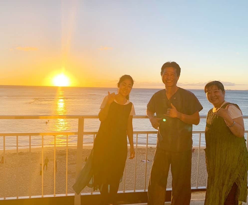 ノーマさんのインスタグラム写真 - (ノーマInstagram)「来月末に少人数で、#nomatrip × @wawa_travel_jp コラボのハワイツアーを開催します🌏  アロハ医学を理念とした、Holistic detox clinic jujube  hawaii で心身を整えながら自分のリズムを感じながら過ごす、ショートリセットの旅です。 トークセッションタイムではハワイの友であり、 物理学から地球環境、ハワイ文化まで造詣が深い東洋医学博士、亀井士門院長とお話しますぞ！🗣 詳細はこちらより。 ↓ https://wawa-travel.com/fan-ture/11524  @wawa_travel_jp  のプロフィールにリンクが貼ってあるよ♪♪♪ 直前でのご案内となってしまいましたが、ご一緒できるのを楽しみにしております！  #Repost @wawa_travel_jp with @make_repost ・・・ 地球のリズムと繋がり、導く原点回帰 ﻿ ー心身を整えながら楽しむハワイー﻿ ﻿ 11月24日〜11月29日 【4泊6日】﻿ ﻿ モデルとして大活躍中のNOMAさん @noma77777 と行く﻿ 特別ハワイツアー開催決定🎉✨﻿ ﻿ 光、波音、木々の揺らぎに包まれて、﻿ 海とダイヤモンドヘッドの間に位置するカイマナで心身をと整えながら﻿ NOMAちゃんと一緒に楽しみましょう♡﻿ ﻿ ◯ツアーポイント﻿ ﻿ \ポイント1/﻿ NOMAちゃんとたっぷりと一緒に時間を過ごせます♡﻿ ﻿ \ポイント2/﻿ 3日間、贅沢にジュジュべクリニックでのトリートメントを毎日2時間づつ受けられます♪﻿ ﻿ \ポイント3/﻿ NOMAちゃん×シモン先生（ジュジュベクリニックの先生）による2回のトークセッションに参加！﻿ ﻿ \ポイント4/﻿ パワーを感じながら、カピオラニ公園でサンセットヨガ&サンライズヨガを♪﻿ ﻿. 詳細・お申込みはHPから✨✨✨」10月20日 11時42分 - noma77777