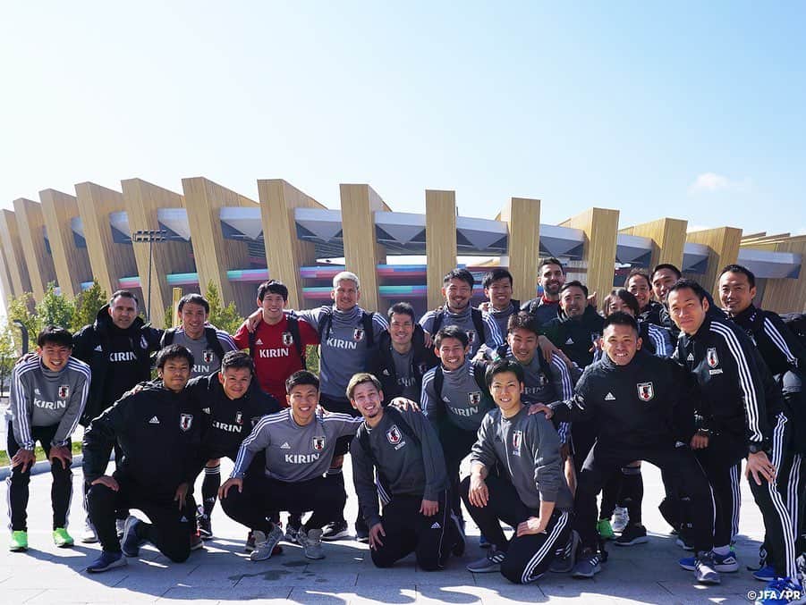 日本サッカー協会さんのインスタグラム写真 - (日本サッカー協会Instagram)「#フットサル日本代表　AFCフットサル選手権トルクメニスタン2020予選に向けて直前キャンプをスタート ・ 10月17日朝、大会開催地である中国のオルドスへ向けて1日をかけて移動し、翌日より現地にてトレーニングを開始しました。モンゴル自治区であるオルドスは中国の北部に位置し、日本よりも寒さの厳しい地域となりますが、選手たちは午前・午後のトレーニングでしっかりと汗を流し、全員で積極的にコミュニケーションをとりながら大会に向けて準備を進めています。 ・ チームは明日以降トレーニング・公式練習を行い、10月22日のマカオ戦から大会の初戦に臨みます。 ・ 🏆AFCフットサル選手権トルクメニスタン2020予選-東地区- 10月22日(火)	13:00	第1戦 vsフットサルマカオ代表🇲🇴 10月24日(木)	13:00	第2戦 vsフットサル韓国代表🇰🇷 #jfa #daihyo」10月20日 11時48分 - japanfootballassociation