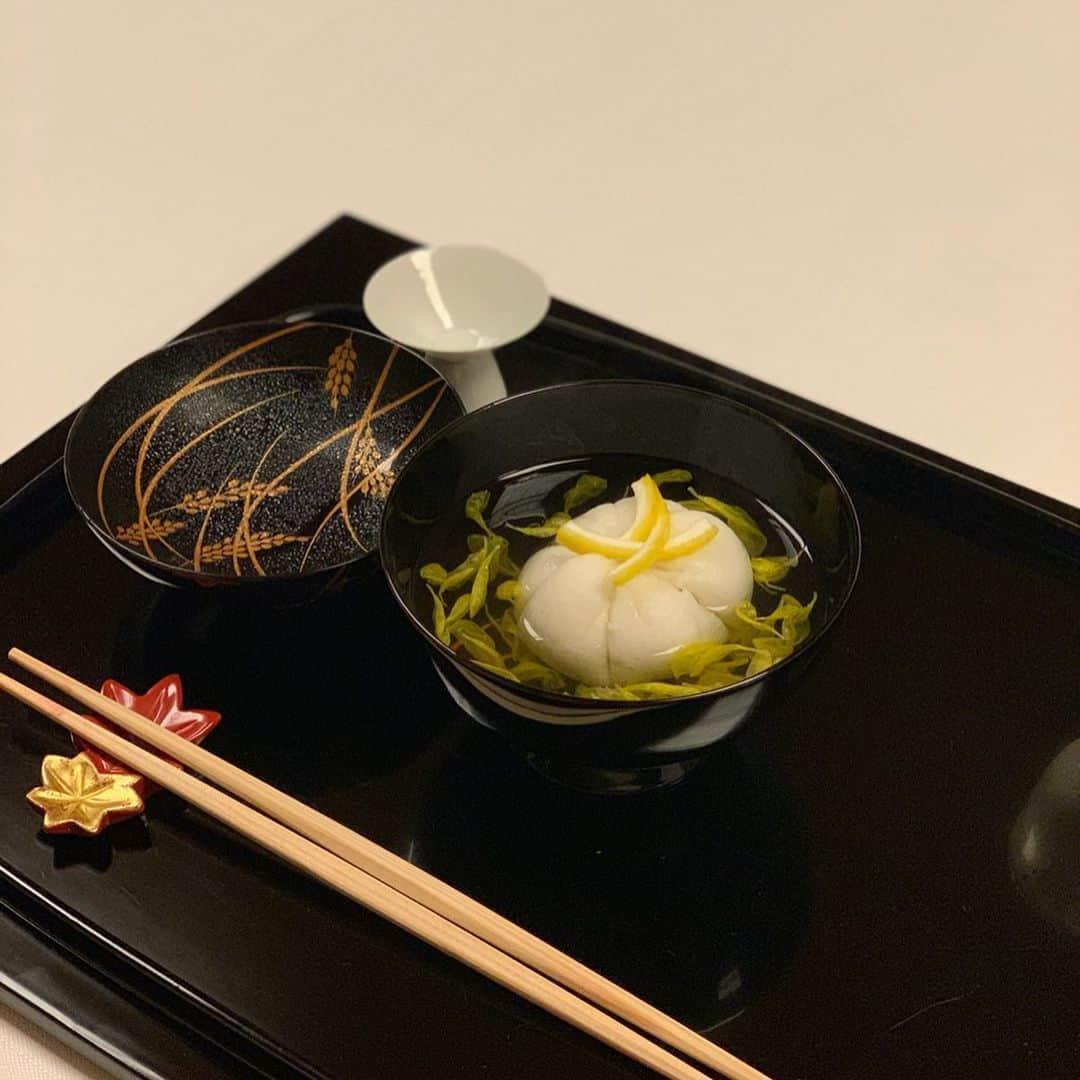 沢瀉美緒さんのインスタグラム写真 - (沢瀉美緒Instagram)「※ Special Kaiseki lunch course @genyadana_hamadaya ✨ . 昨日の美味しかった、濱田家さんでの ランチは大好きな松茸も💛 . それに加えて、イクラと柚香り漂う ご飯とのコラボレーションも最高でした✨ . また別の季節にも伺いたいな🍁 . . #kimonomio #kimono #着物 #和装 #japanesetraditional #濱田家 #玄治店濱田家 #料亭 #ミオログ」10月20日 12時17分 - mio_omodaka