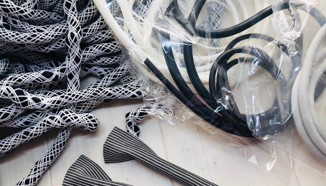 Diy Soho手作り倉庫さんのインスタグラム写真 - (Diy Soho手作り倉庫Instagram)「バッグの持ち手のガラ芯を動画で紹介しました。作り方も #ガラ紡芯 #バッグの持ち手 #手作りバッグ #baghandle #ユーチューブ #ユーチューブ動画 #youtube #手作り倉庫 #diysoho手作り倉庫」10月20日 12時30分 - diy_soho2