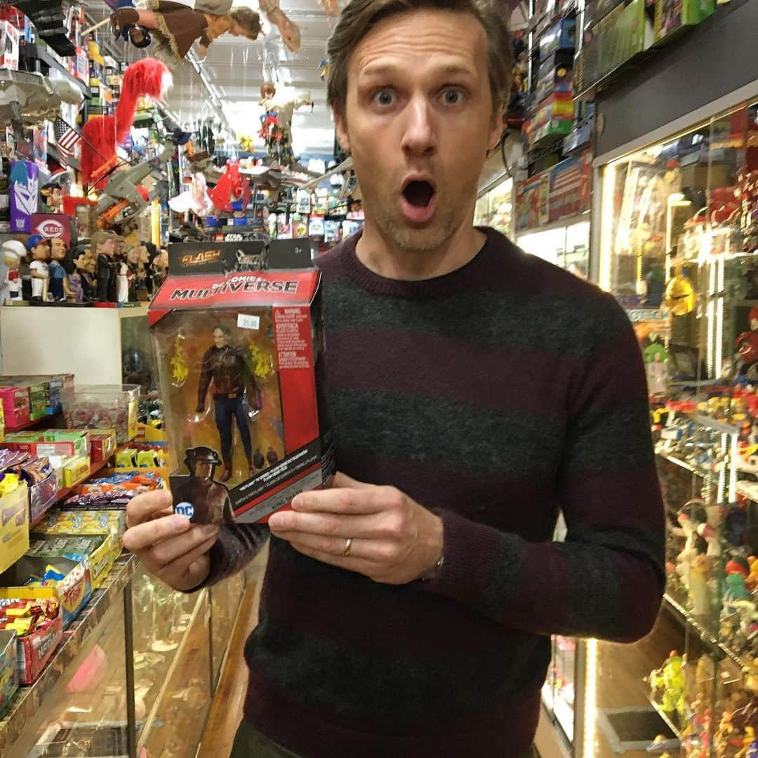 テディ・シアーズのインスタグラム：「Toy hunting at @big_fun_columbus for the holidays and found this at the bottom of the 99-cent bin. Just kidding.」