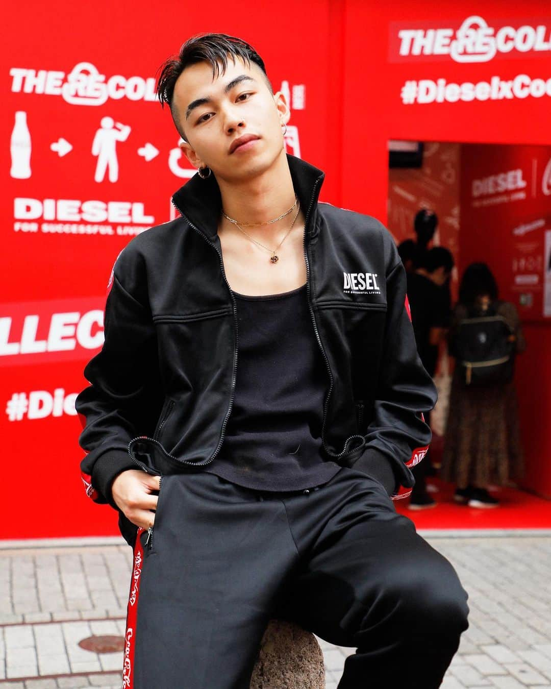 Droptokyoさんのインスタグラム写真 - (DroptokyoInstagram)「TOKYO STREET STYLE Name: @nao__takahashi  Top: @diesel × @cocacola  Pants: @diesel x @cocacola  #DieselxCocaCola#TheREcollection#pr #droptokyo#tokyo#japan#streetscene#streetfashion#streetwear#streetculture#fashion Photography: @cazumax」10月20日 21時59分 - drop_tokyo