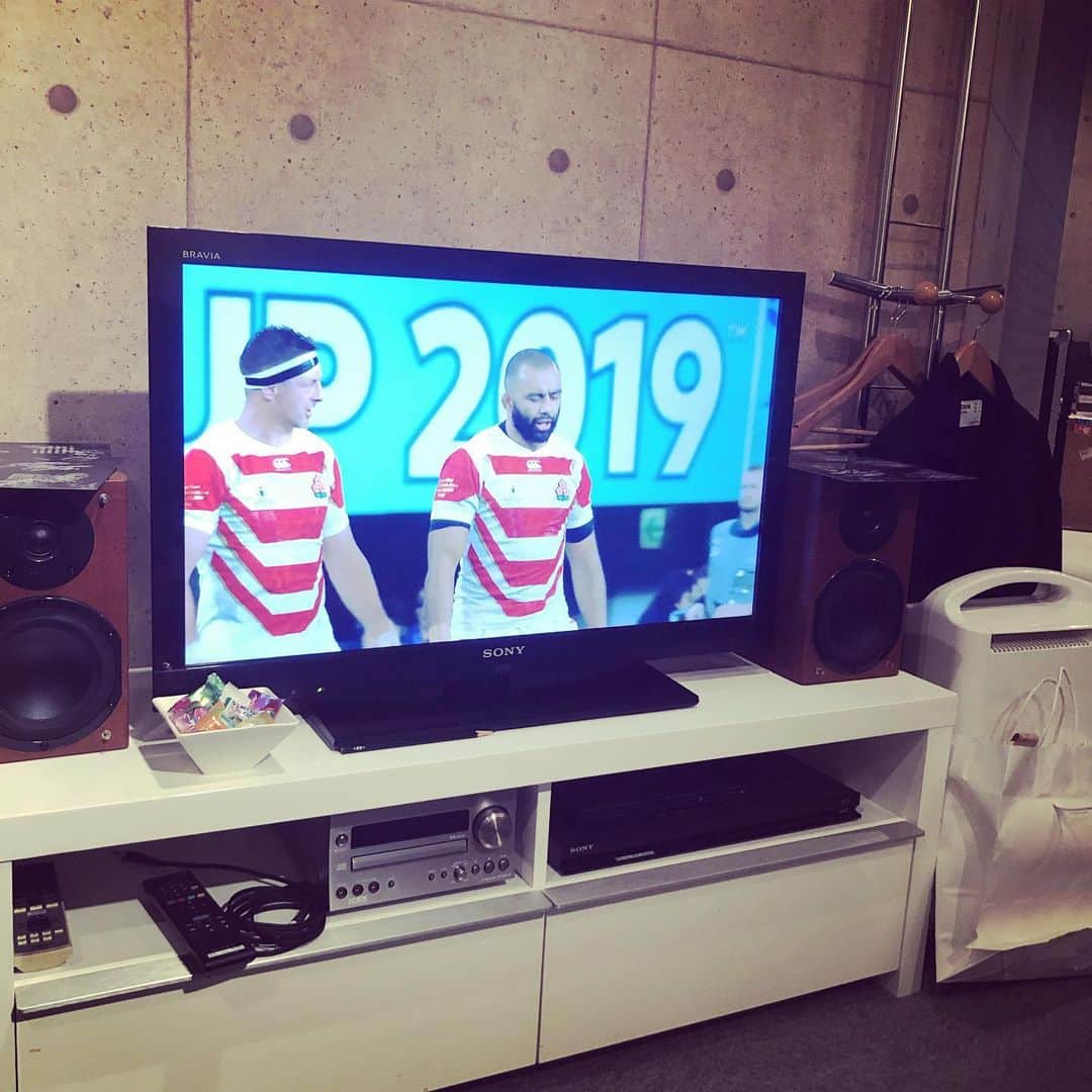 MAH さんのインスタグラム写真 - (MAH Instagram)「Well done our boys in red and white... Brave Blossoms!🌸 #RWC2019 #JPNvRSA」10月20日 22時03分 - mahfromsim