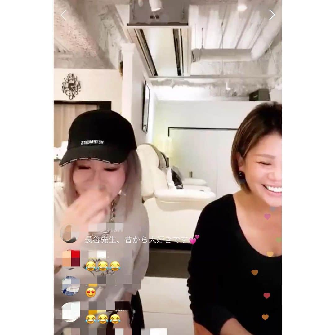 Mayu Ogawaさんのインスタグラム写真 - (Mayu OgawaInstagram)「長谷せんせ！﻿ @mayumihase  第2弾も絶対よろしく！笑❤️ ﻿ ﻿ 長谷先生大好きコメで溢れましたね！！﻿ 先生の話す言葉はシンプルだけど﻿ いつも真実の直球ど真ん中。﻿ ﻿ そして愛がある！﻿ だから私も大好きなの😘﻿ &いつも大爆笑🤣🤣 ...すき♡ w﻿ ﻿ liveに遊びに来てくれた皆さま、また遊びましょう♡！！﻿ ﻿ もっとちゃんと上手に進行出来るように慣れますね！😅 ﻿ live全然わからん笑﻿ ﻿ しかしながらたくさん沢山！嬉しすぎるDM頂きました！﻿ ありがとうございました！﻿ またぜひ！👍👍❤️﻿ ﻿ あ、で、﻿ 何人かさんにDM頂いたのでおこたえ！↓ 私の着てたbig T👕はShing02 @shing02gram のliveTシャツ🎧﻿ 20年くらい前のやつで大っ事にしてる超ヴィンテージ！！﻿ ほんと、Luv(sic)...♡﻿ ﻿ #インスタライブ #したよ ﻿ #トーク #ゲスト ﻿ #mda #mdanail #mdamayu﻿ #ネイル #ネイリスト #マニキュアリスト #ネイルのお仕事﻿ #ネイルサロン銀座 #銀座ネイルサロン ﻿ ﻿#shing02 #bigt #オーバーサイズ」10月20日 22時21分 - m_d_a