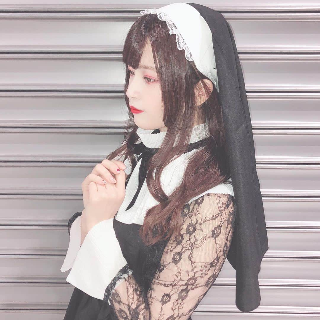 田北香世子さんのインスタグラム写真 - (田北香世子Instagram)「シスターのコスプレしたよ✝️🖤 いつかしてみたかったの！ アイドルとシスターって通ずるものあるようで全然違うけどめっちゃ通じてると思わん？？？？」10月20日 22時32分 - kayoko_takita