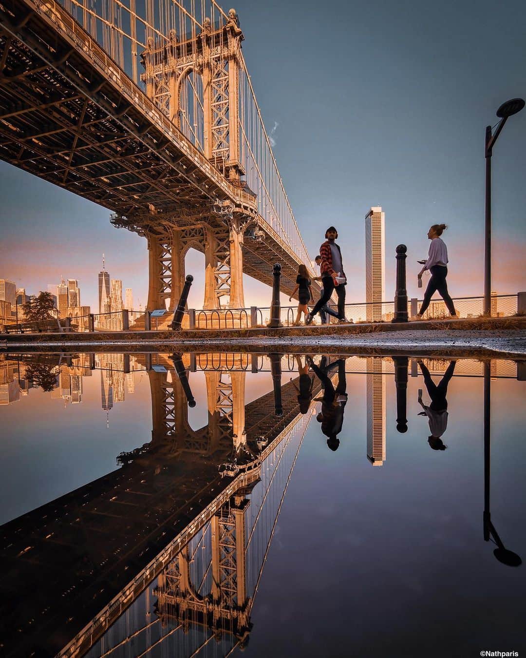 nathparisのインスタグラム：「Lines of Manhattan Bridge」
