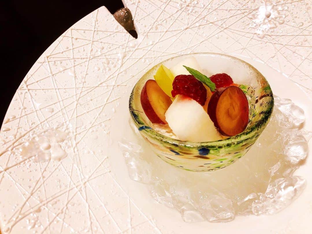 ダレノガレ明美さんのインスタグラム写真 - (ダレノガレ明美Instagram)「旅館の夜ごはん…☺️ 美味しすぎて幸せ〜❤️」10月20日 22時47分 - darenogare.akemi