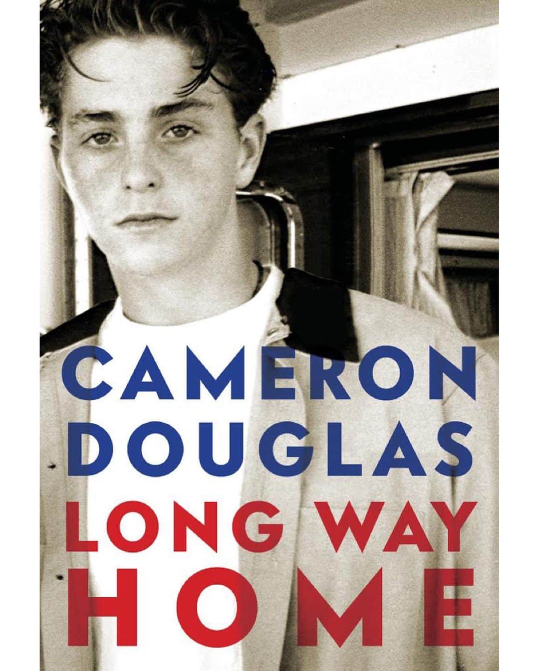 キャサリン・ゼタ・ジョーンズさんのインスタグラム写真 - (キャサリン・ゼタ・ジョーンズInstagram)「Tuesday my stepson Cameron’s book is released. Long Way Home. A poignant, honest, cathartic and at times terrifying memoir. I am so proud of you Cam and I love you with all my heart. #LongWayHome」10月20日 23時04分 - catherinezetajones