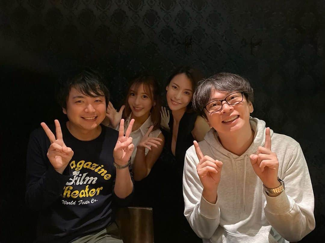 COCOさんのインスタグラム写真 - (COCOInstagram)「.. 秘密のVR Bar 番組『Xsta』～マスターはアイドルCOCO～　 の放送でした🧡🧡 本日のゲストは芸人の磁石のお２人と 奈月セナちゃんでした🧸 今回も楽しくあっという間な時間でした！ 皆も楽しんでくれたかな？ 来週は最終回！！ 今までのゲストの女の子全員集結、そしてスピードワゴンの小沢さんをお招きしてHalloween party 🎃 どんな回になるんだろう？お楽しみに😚💓 .」10月20日 23時11分 - coco_coco000