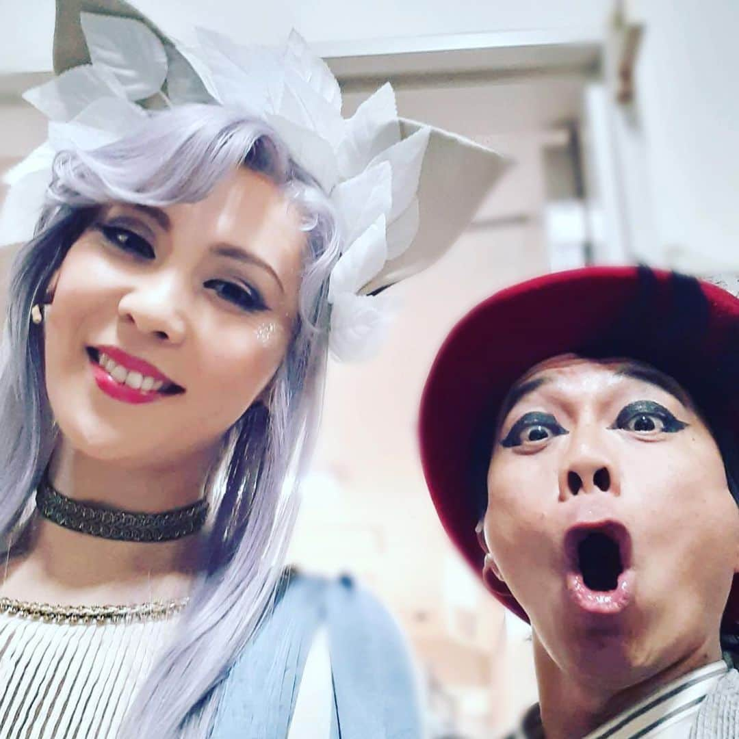 緒月遠麻さんのインスタグラム写真 - (緒月遠麻Instagram)「☺︎ ㊗️千秋楽‼️ 大阪公演🐙  短かい期間でしたが メンバーが見事に濃すぎた為 濃厚な日々でした✨  #トムとジェリー  大好き #増田惠子 さん  可愛いWトム #竹若元博 さん #遠藤章造 さん  トムを見守る天使役👼 のびのびと自由に 演じさせて頂きました。笑  皆さま 本当に ありがとうございました🥳  #おしまい  セットの bigコンセントが 可愛すぎるね。」10月20日 23時21分 - toma_ozuki