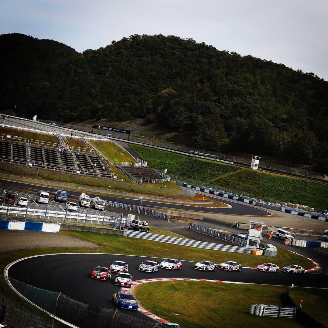 脇阪寿一さんのインスタグラム写真 - (脇阪寿一Instagram)「三橋仁明写真館 86/BRZ Race 最終戦　9位 今日のレースをもちまして、2019年の86レースの日程が全て終了しました。応援頂きましたファンの皆様、サポート頂きましたOwltech、ワコーズをはじめとしたスポンサーの皆様、チームスタッフ、関係者の皆様、ありがとうございました。  #gr86brzrace #assomotorsports #owltech #wakos #三橋仁明 #カメラマン」10月20日 14時30分 - juichiwakisaka