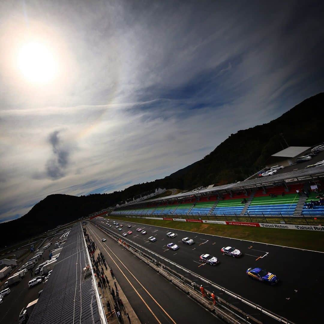 脇阪寿一さんのインスタグラム写真 - (脇阪寿一Instagram)「三橋仁明写真館 86/BRZ Race 最終戦　9位 今日のレースをもちまして、2019年の86レースの日程が全て終了しました。応援頂きましたファンの皆様、サポート頂きましたOwltech、ワコーズをはじめとしたスポンサーの皆様、チームスタッフ、関係者の皆様、ありがとうございました。  #gr86brzrace #assomotorsports #owltech #wakos #三橋仁明 #カメラマン」10月20日 14時30分 - juichiwakisaka