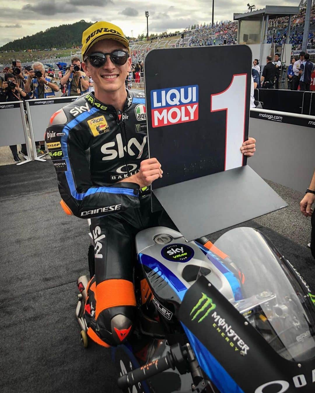 MotoGPさんのインスタグラム写真 - (MotoGPInstagram)「@luca_marini_97 takes the first back to back wins 🏆🏆 of his World Championship career 💪 // Swipe left to see the podium boys with @tomluethi12 in P2 🥈and an emotional @88jorgemartin after taking his first #Moto2 podium finish 🥉 #JapaneseGP 🇯🇵 #Motorcycle #Racing #Motorsport  #LM10 #JM88 #TL12」10月20日 14時32分 - motogp