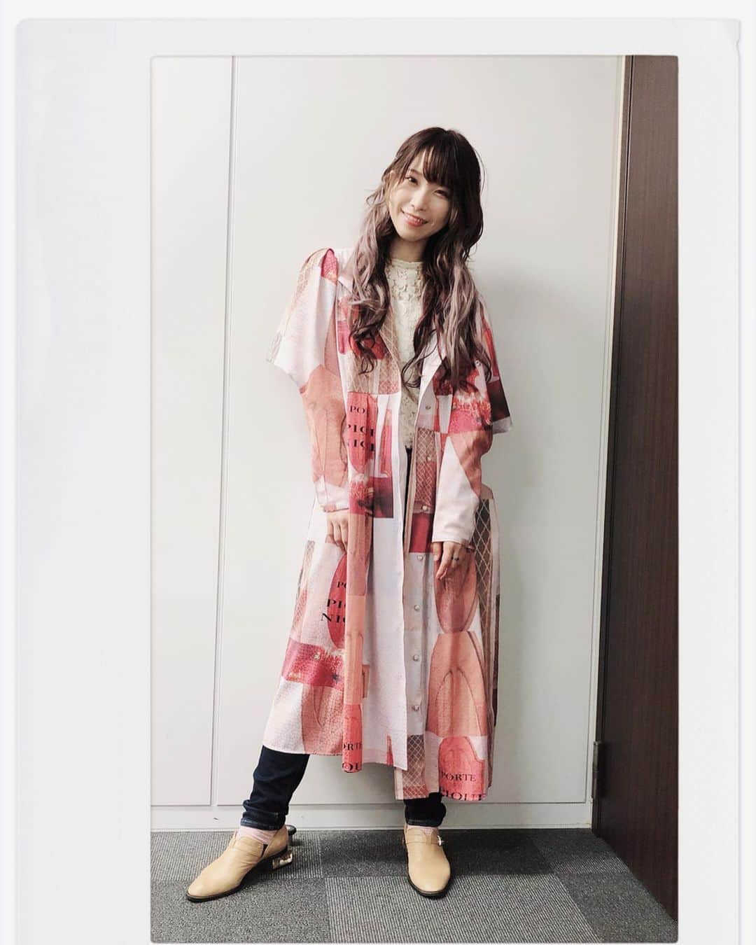 朝日奈丸佳さんのインスタグラム写真 - (朝日奈丸佳Instagram)「『ガンガンGAちゃんねるスペシャル「 GA FES 2019 」 メディアミックス大発表会！生放送』  シークレット作品のシークレットゲストとして出演しました。 TVアニメ「たとえばラストダンジョン前の村の少年が序盤の街で暮らすような物語」略してラスダンにセレン役で出演致します。  ドラマCDの制作も決定してますので、お楽しみに～！ そんな昨日の生放送の衣装です。  #JINE #mabataki美雨  #marucode」10月20日 14時56分 - madoka_maru_hina