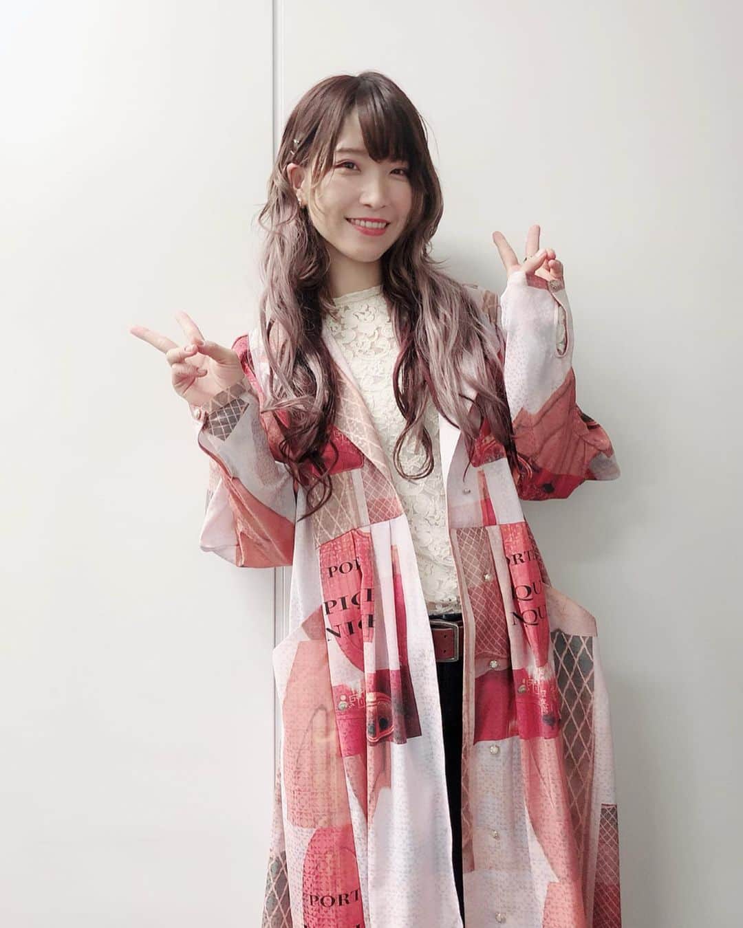 朝日奈丸佳さんのインスタグラム写真 - (朝日奈丸佳Instagram)「『ガンガンGAちゃんねるスペシャル「 GA FES 2019 」 メディアミックス大発表会！生放送』  シークレット作品のシークレットゲストとして出演しました。 TVアニメ「たとえばラストダンジョン前の村の少年が序盤の街で暮らすような物語」略してラスダンにセレン役で出演致します。  ドラマCDの制作も決定してますので、お楽しみに～！ そんな昨日の生放送の衣装です。  #JINE #mabataki美雨  #marucode」10月20日 14時56分 - madoka_maru_hina