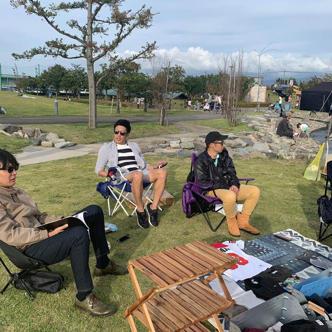 SUNDAY MOUNTAINさんのインスタグラム写真 - (SUNDAY MOUNTAINInstagram)「■フリーマーケット * アウトドアフリーマーケットも開催中です〜 * ■ Camp of Wonder2019(キャンプオブワンダー) 開催日時 日時：2019年10月19日(土)・20日(日) 場所：ゆりの里公園（福井県坂井市春江町石塚21-2-3） 時間： 11:00〜17:00（両日とも） * * #THEGATEbySUNDAYMOUNTAIN #sundaymountain #サンデーマウンテン #アウトドアイベント #北陸アウトドア #アウトドア #登山初心者 #キャンプ初心者 #campofwonder #キャンプオブワンダー」10月20日 15時22分 - sundaymountain