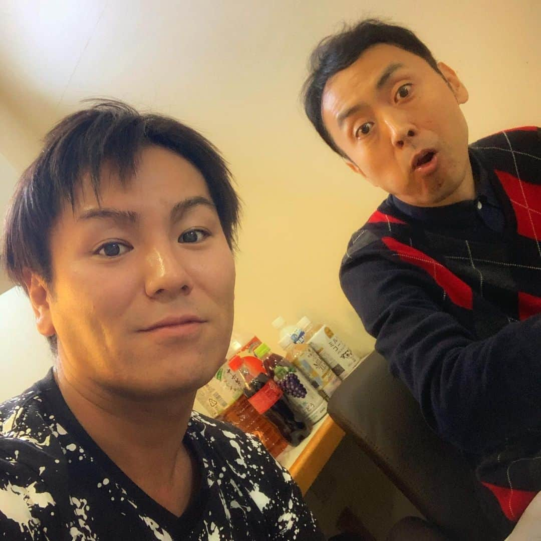 狩野英孝さんのインスタグラム写真 - (狩野英孝Instagram)「鳥取県イベント。田中さんに、楽屋で野球の事を色々教えてもらいました。。」10月20日 15時31分 - kano9x