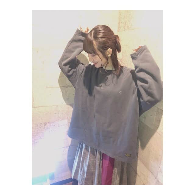 江嶋綾恵梨さんのインスタグラム写真 - (江嶋綾恵梨Instagram)「本日のえじちゃん。☺︎﻿ ﻿ ▷blouse  #rivetandsurge﻿ ▶︎tops  #silasandmaria﻿ ▷skirt  #poudoudou﻿ ﻿ ボウリングイベント🎳﻿ 当選された皆様おめでとうでした。ふふ﻿ わちゃわちゃ楽しかった☺️💋﻿ ﻿ #ootd #fashion #えじこーで #ゆるだぼ #今日のコーデ」10月20日 16時11分 - aeringoooo