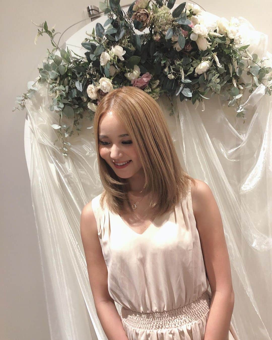 LORYのインスタグラム：「髪の毛のメンテナンス💈💛 今回もハイライトはなしの カラーのみだけど、しっかり馴染んでる😌✨ ローレンの池さん @rollen_ike  いつもありがとうございます🥰 #rollen #hairsalon #blondehair #haircolor #ヘアカラー #ローレン #透明感カラー」