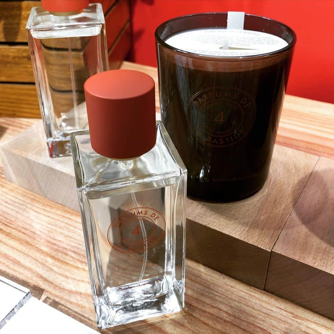 フィガロジャポンさんのインスタグラム写真 - (フィガロジャポンInstagram)「本日から10/23まで、伊勢丹新宿店本館6階でイセタン サロン ド パルファン開催中。﻿ ﻿ 日本初上陸のパルファム ドゥ ラ バスティード、プロヴァンス産の天然香料を生かしたナチュラルでエレガントな香りが素敵です。（編集TI）  #サロンドパルファン #salondeparfums #バスティード #parfumsdelabastide」10月20日 16時38分 - madamefigarojapon
