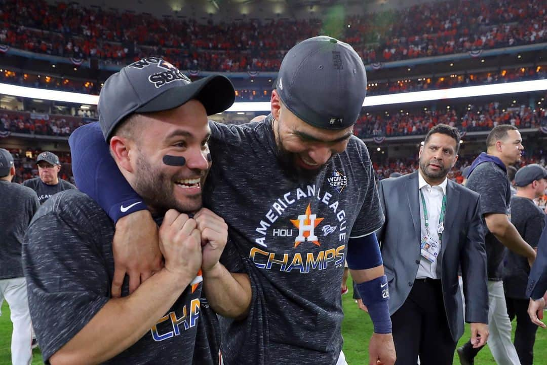 ロビンソン・チリノスさんのインスタグラム写真 - (ロビンソン・チリノスInstagram)「American League Champions !🧡🙏☝️. Glory to you Jesus #takeitback」10月20日 17時17分 - robinsonch28