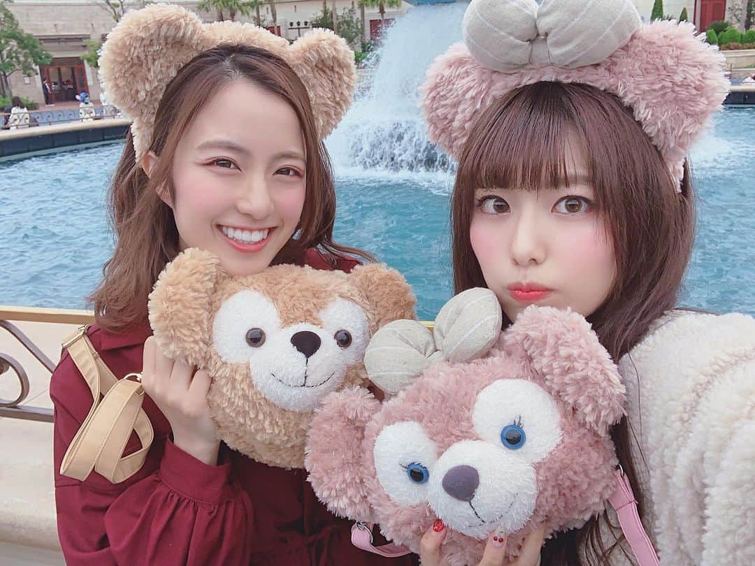 えのきさりなのインスタグラム：「. わりと急だったのに付き合ってくれた 大好きなみおちん😘 ありがとう〜！！！ 盛れるアプリとか色々教えてもらえて 女子力上がりました！感謝しかない✨  #ディズニーシー　#ダッフィー　#シェリーメイ #disneysea #duffyandfriends #japan #tokyodisneysea」