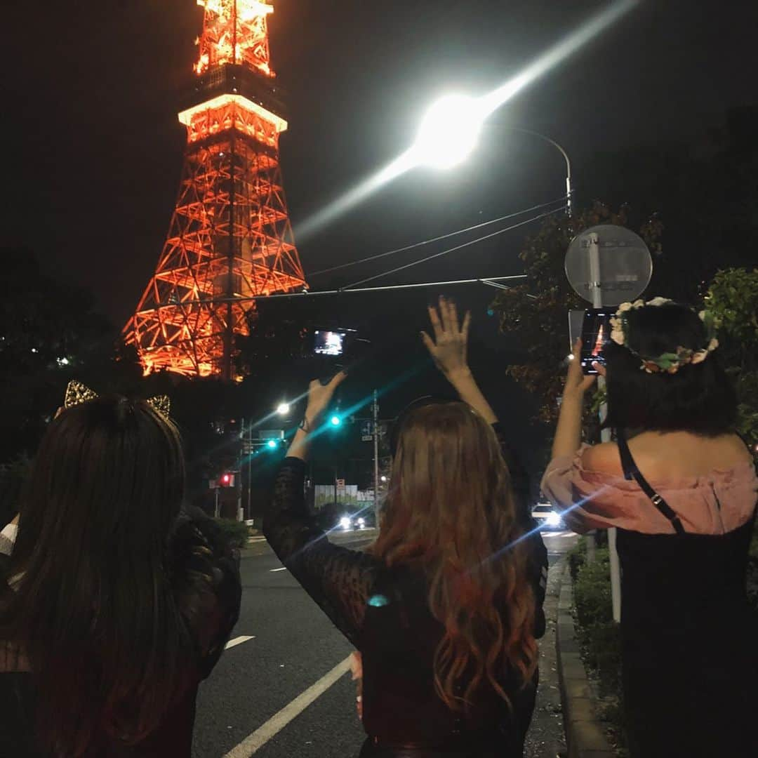 佐藤ノアさんのインスタグラム写真 - (佐藤ノアInstagram)「私企画でつばささんの誕生会を昨日の夜したよ〜、カップケーキを運ぶのは失敗してしまいましたが誕生日プレゼントも渡せて楽しい夜でした。つばささんがずっと「チャラい〜」を連呼してました」10月20日 17時42分 - sugar_79