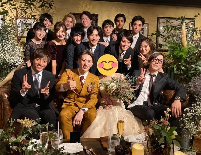 川原一馬さんのインスタグラム写真 - (川原一馬Instagram)「遅ればせながら、昨日は康平の結婚式へ。  同じフィールドで戦い続けてきた仲間の晴れ姿。 本当に素晴らしかった。 おめでとう！  本当にオレ達仲良いなと。 そう思える仲間と出会えて本当にこれは一生物の財産だなと改めて感じた一日でした。」10月20日 17時54分 - kazuma_kawahara