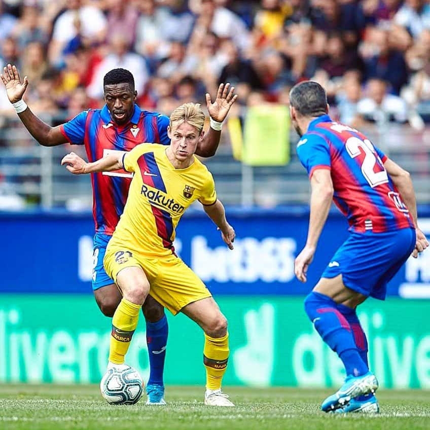 LFPさんのインスタグラム写真 - (LFPInstagram)「UNDER CONTROL! 👊🏽 • #DeJong #Barcelona #Under #Control #LaLiga #LaLigaSantander」10月20日 18時01分 - laliga