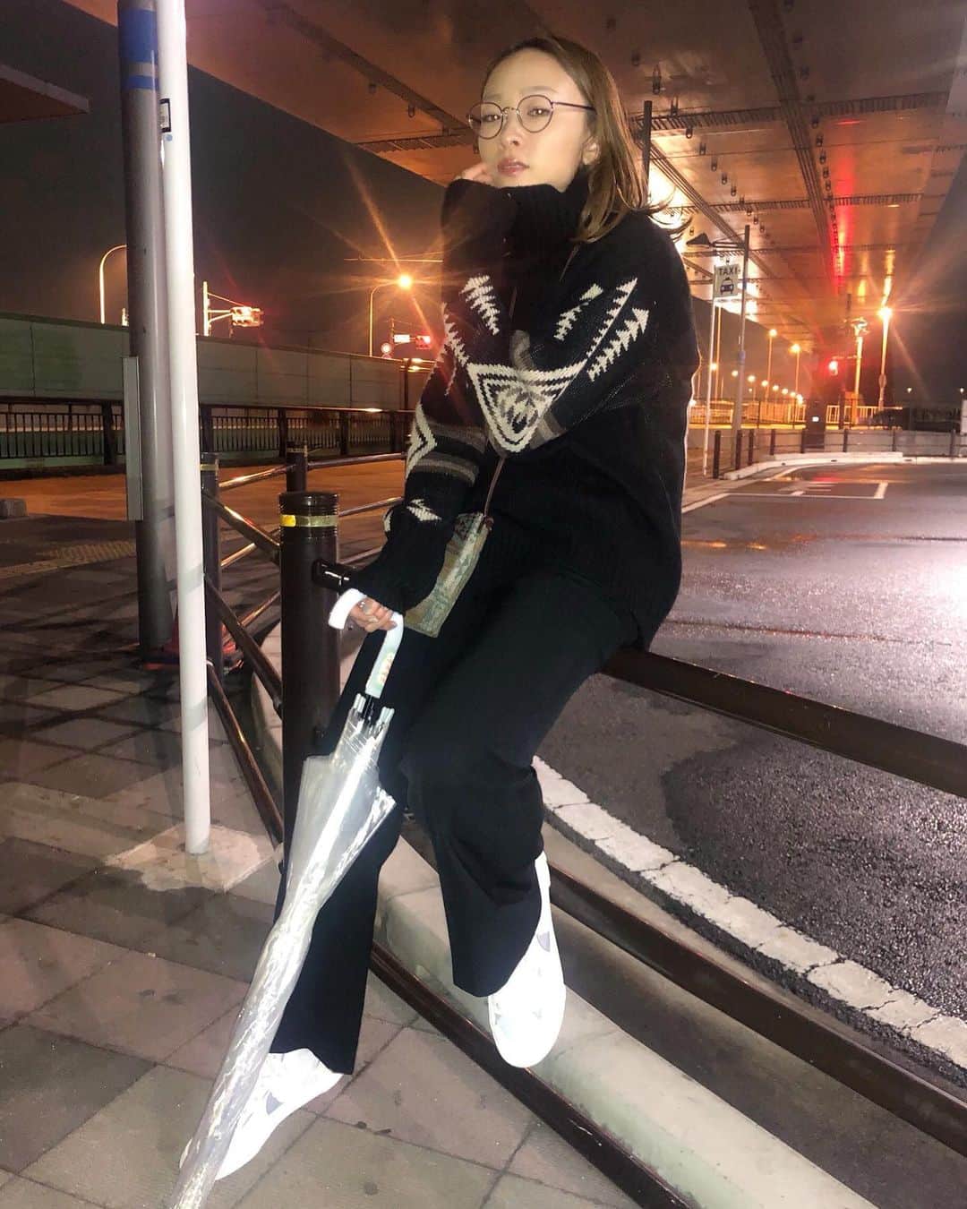 野尻美穂のインスタグラム：「このニット、柄は糸から組み合わせてるよ🥺💕 ネック高めに作ってるのもお気に入りポイント🤞😋 やっぱりワントーンコーデ好き🎃 #mihonano #pendleton」