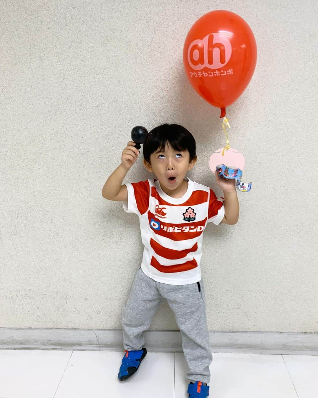 神山まりあさんのインスタグラム写真 - (神山まりあInstagram)「Go Japan!!!!!!!!!!!!!!!!! @rugbyworldcupjp @rugbyworldcup  #son #mom #fun #準備バッチリ　#ラグビー #Sunday #Funday #写真はスコットランド戦」10月20日 18時09分 - mariakamiyama