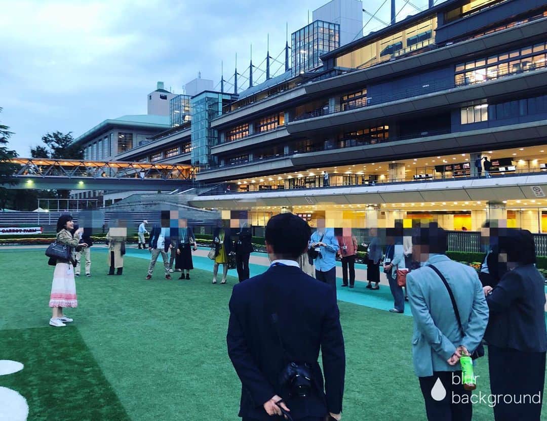 六車奈々さんのインスタグラム写真 - (六車奈々Instagram)「10時から17時まで！ 沢山の方にご参加頂き、競馬教室は大盛況でした\(//∇//)\ 馬券の買い方からバックヤードツアーまで、とにかく満喫していただきましたよー。  一人でも多くの方に競馬を好きになってもらえると嬉しいです＾＾ #東京競馬場 #競馬教室 #先生 #六車奈々 #バックヤードツアー #満喫」10月20日 18時13分 - nanarokusha