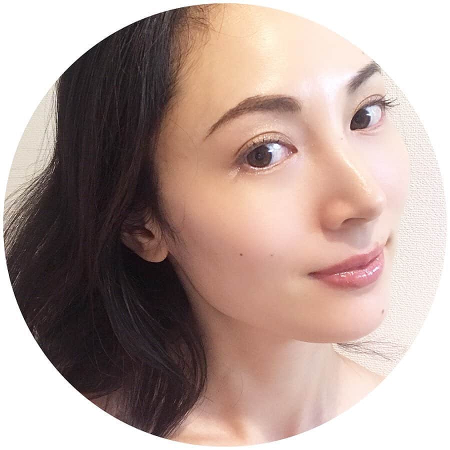 日高薫のインスタグラム：「最近お気に入りアイクリーム🥰🧡💛 ✨資生堂ベネフィアンスリンクルスムージングアイクリーム✨  こっくり感と香りがとくにお気に入り💚  #アイクリーム#資生堂 #shiseido #ベネフィアンスリンクルスムージングアイクリーム #beauty #beautymodel #instabeauty #skincare #スキンケア  #美容 #目元ケア」