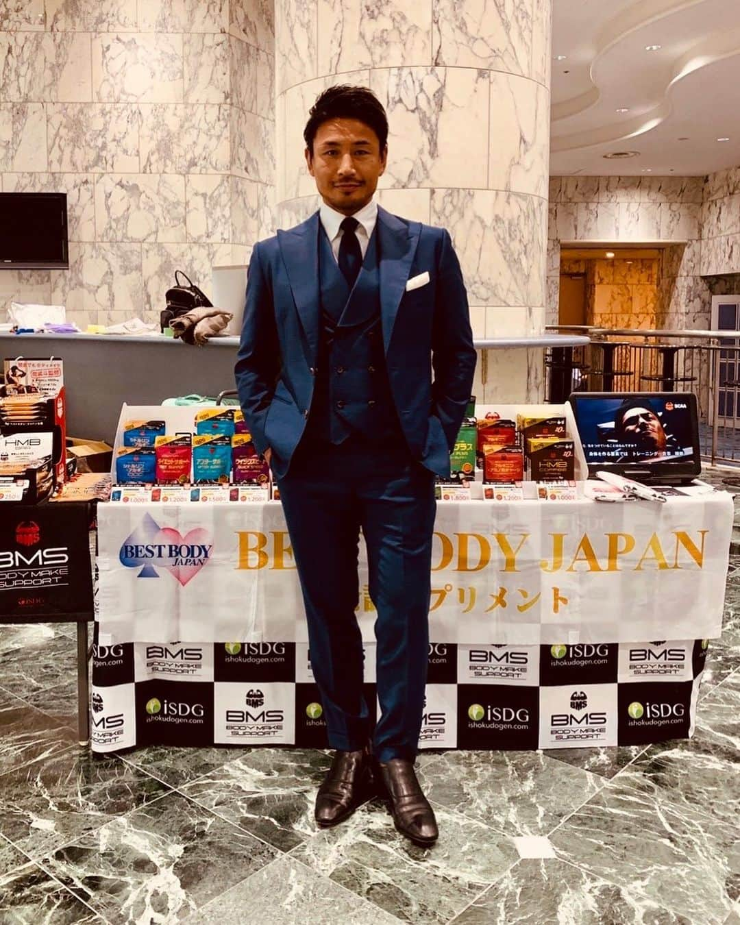 魔裟斗さんのインスタグラム写真 - (魔裟斗Instagram)「今日はベストボディジャパン ジャンル別大会でした！ 医食同源ドットコム ブース前で #魔裟斗 #医食同源ドットコム #isdg @isdg_official」10月20日 18時44分 - masato.official