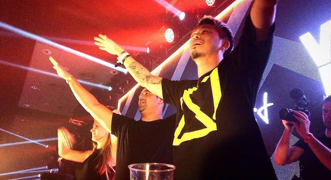 DJ ACEさんのインスタグラム写真 - (DJ ACEInstagram)「🇳🇱﻿ Thank you Amsterdam 'n my brotha @imwhiteno1se !!﻿ ﻿ #clubAMF ﻿ #AltezaByViniVici﻿ #ade ﻿ #ade2019﻿ #whiteno1se﻿ #ACE1﻿ #StayTunedOurNewSong﻿ #HybridElectroPsytrance﻿ #amsterdam」10月20日 18時44分 - ace1djace