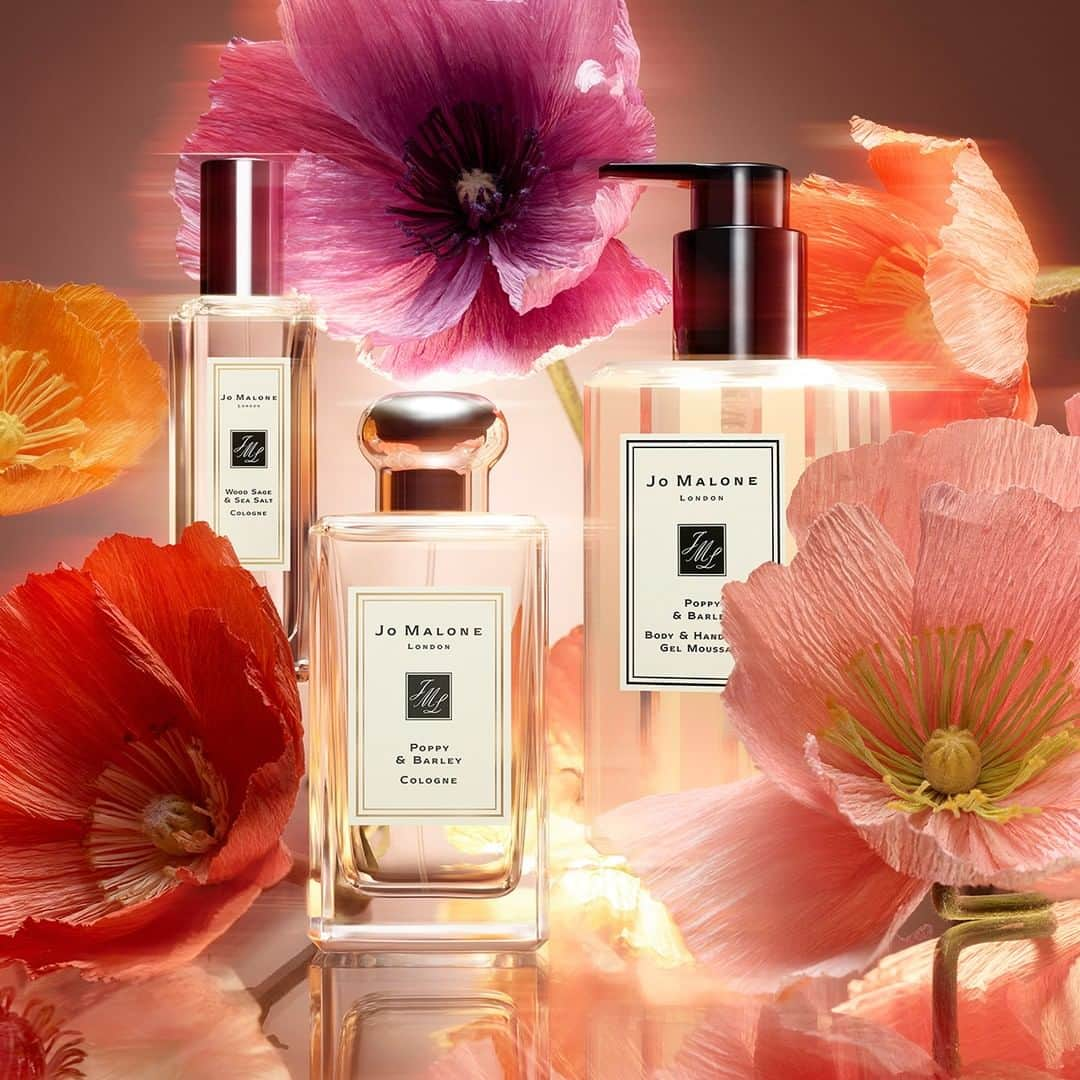 Jo Malone Londonさんのインスタグラム写真 - (Jo Malone LondonInstagram)「Our leading lady Poppy & Barley is swept off her feet when paired with bracing Wood Sage & Sea Salt. #PoppyAndBarley #FragranceCombining」10月20日 19時01分 - jomalonelondon