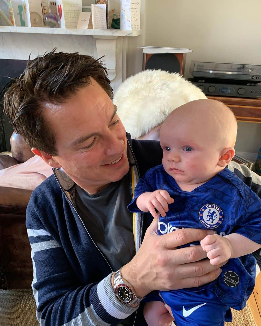 ジョン・バロウマンさんのインスタグラム写真 - (ジョン・バロウマンInstagram)「Here is Frankie. Yes he is a #chelseafan #chelsea #babys #fabulous jb」10月20日 19時09分 - johnscotbarrowman